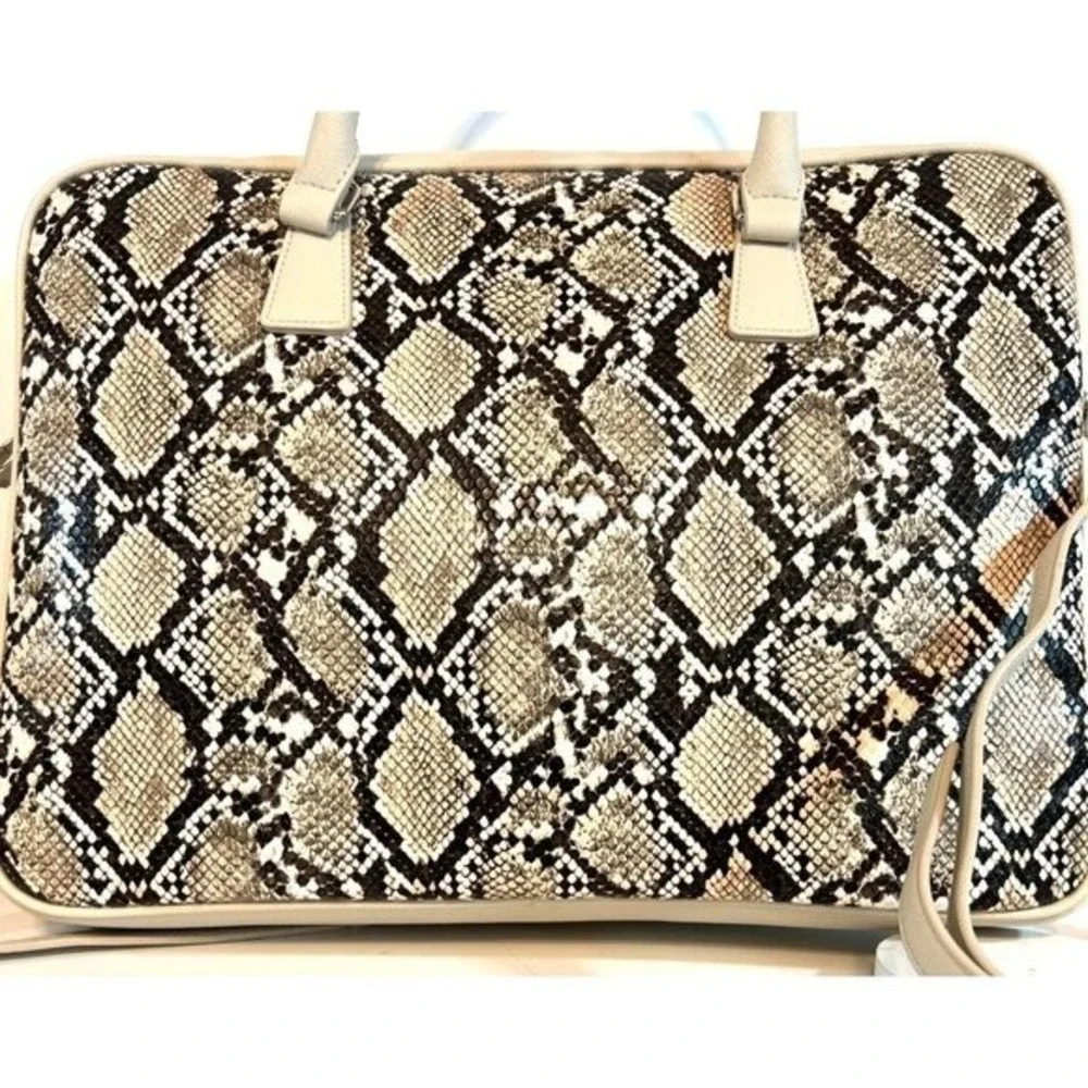 WHBM‎ Computer Carry on Handbag Crossbody Python Snake Reptile Print 15X11X2